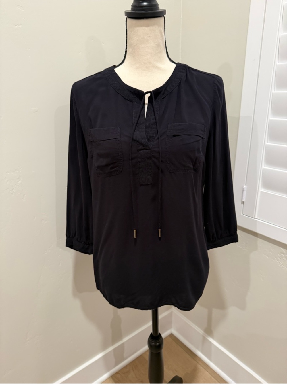 STYLUS Women’s Black Peasant Tie-Neck Blouse | 3/4 Sleeve | Medium